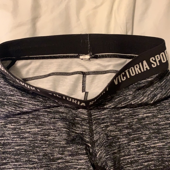 Victorias secret gym shorts - Picture 3 of 4
